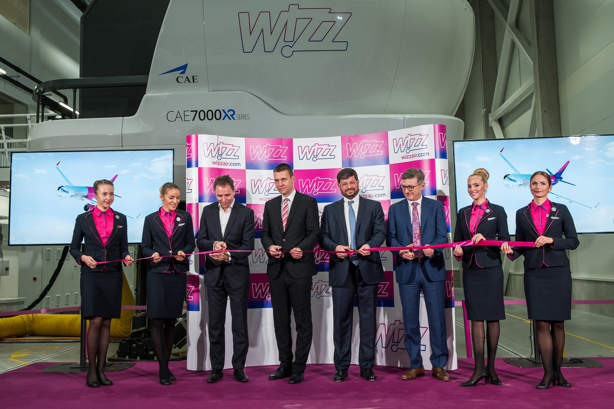 MEGNYITOTTA ÚJ, 30 MILLIÓ EURÓ BEFEKTETÉSSEL MEGÉPÍTETT  KÉPZÉSI KÖZPONTJÁT A WIZZ AIR