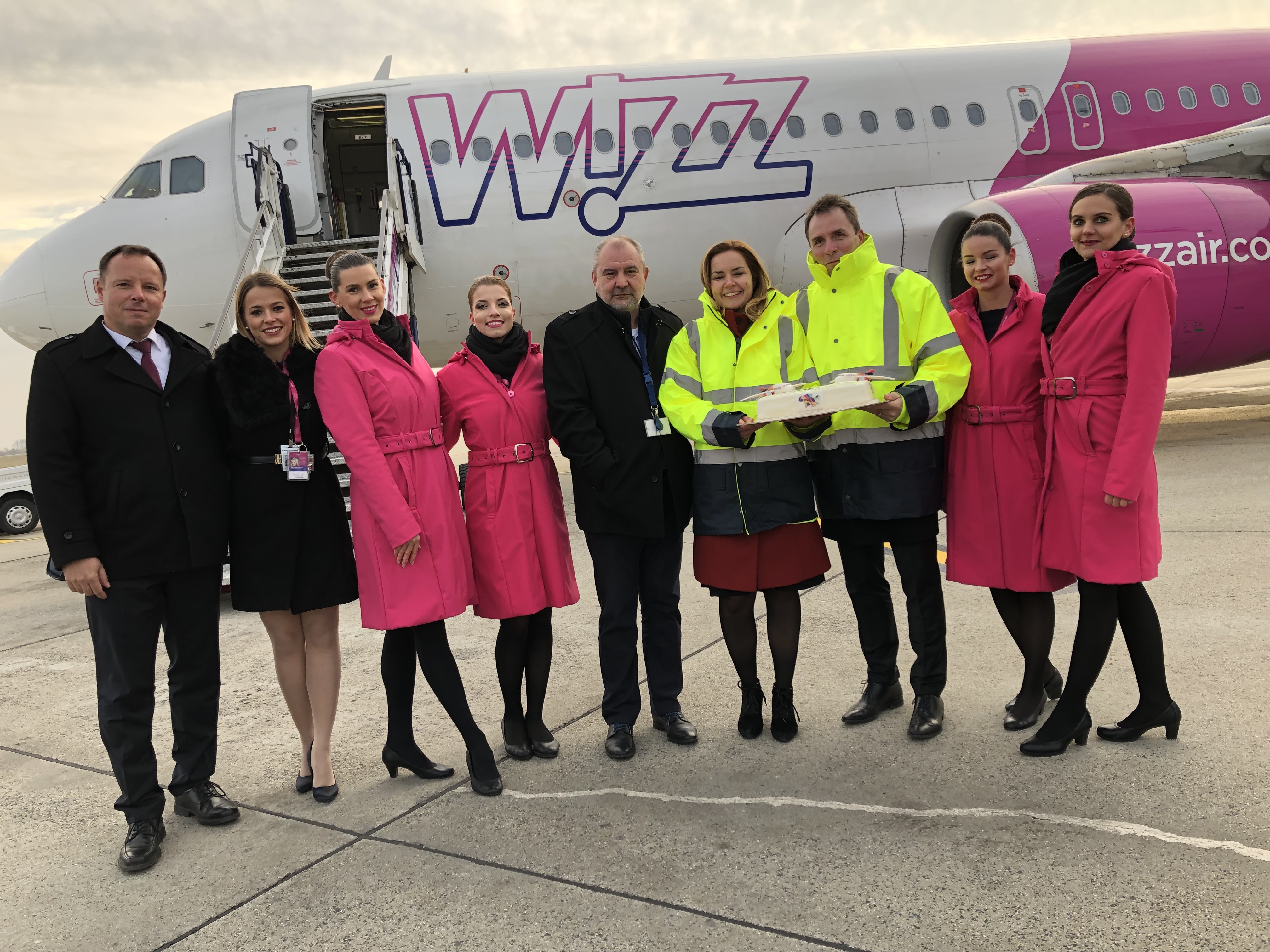 A MÁSODIK REPÜLŐGÉP CSATLAKOZIK A WIZZ AIR DEBRECENI FLOTTÁJÁHOZ<br>4 ÚJ ÚTVONAL DECEMBERBEN, 3 TOVÁBBI 2019 TAVASZÁN