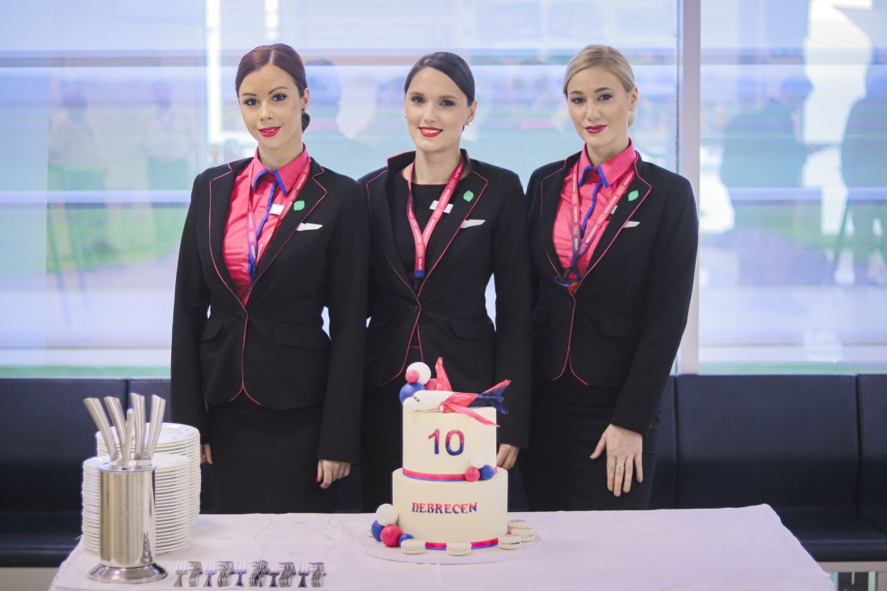 TÍZ ÉVE SZÁLLT FEL AZ ELSŐ WIZZ AIR GÉP DEBRECENBŐL